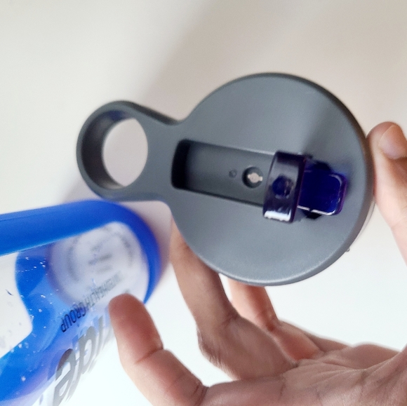 Glass woter bottle with grip sleeve ,preowne like new condition - Picture 5 of 5